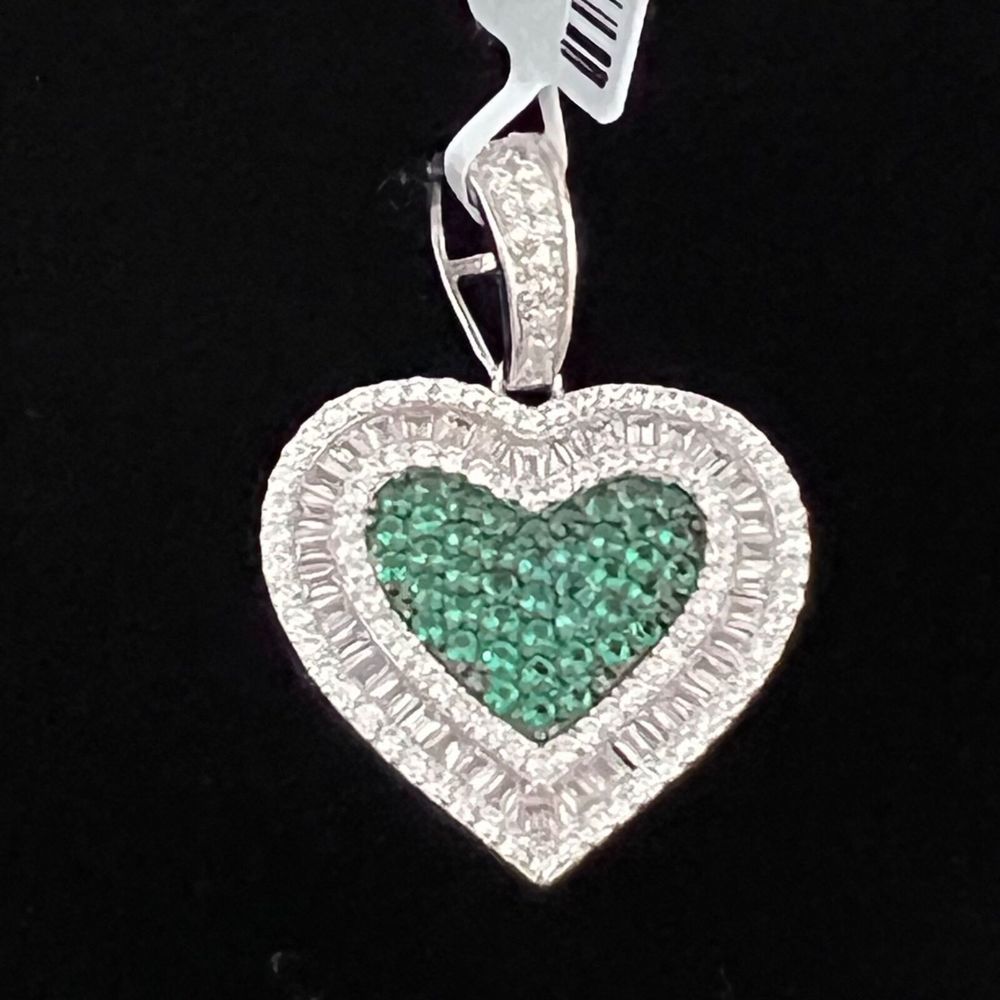 DM 925 Sterling Silver CZ Beautiful Heart Pendant. Perfect for your Valentine 💝